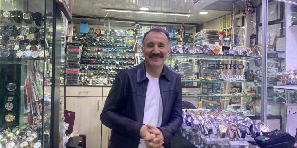 bu-ustalar-saatleri-yeniden-ayarliyor