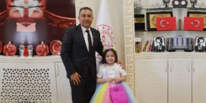 minik-yaren’den-milli-egitim-muduru’ne-duygulandiran-23-nisan-siiri