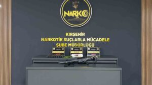 ikamete-operasyon:-uyusturucu-ve-silah-ele-gecirildi