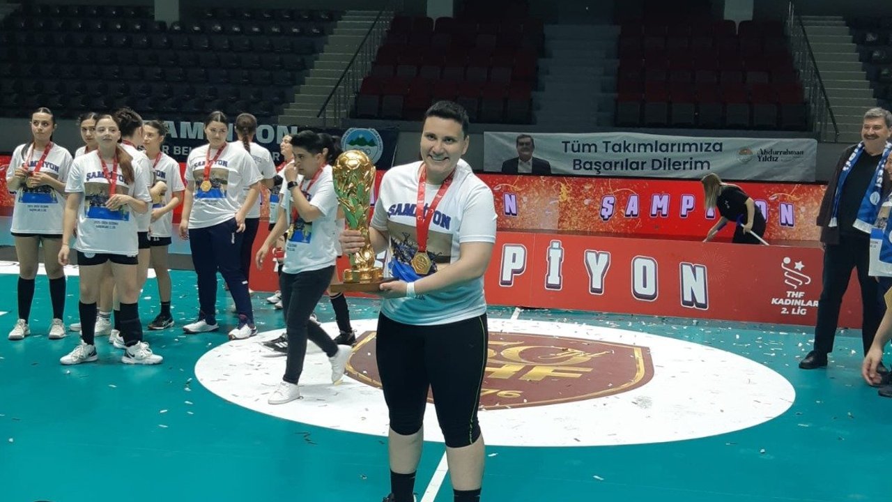 ahili’dan-cikan-sampiyon-kaleci-:-leyla-gumussoy