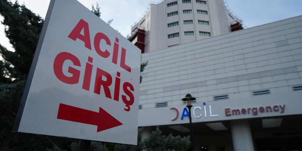 durdurmaya-calistigi-traktorun-tekerlegi-uzerinden-gecti