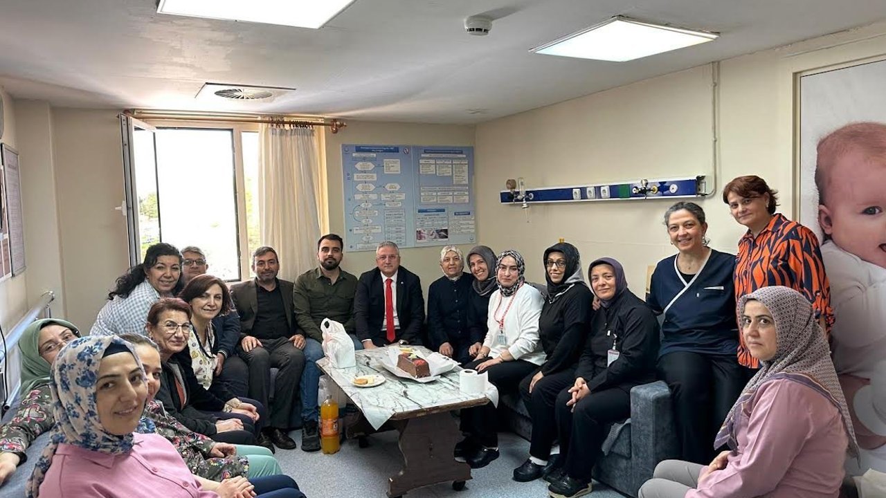 saglik-sen-ebeleri-unutmadi