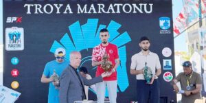 Kırıkkaleli Bahattin Üney Troya’da fırtına gibi esti: 10k şampiyonu!