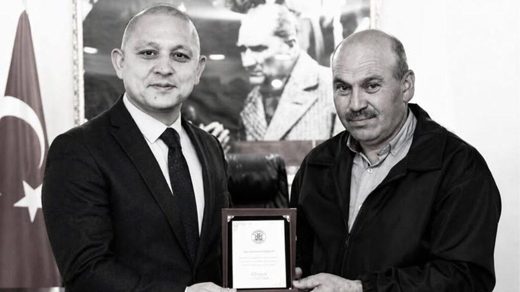 emekli-olmustu,-sevenlerini-yasa-bogdu