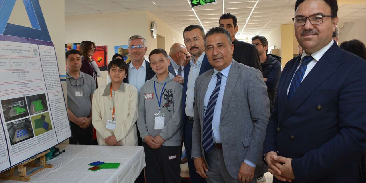 bilim-ve-sanatla-bulusturulan-ogrenciler-hunerlerini-sergiledi