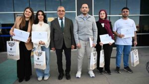 kutuphane-haftasi’nda-kitap-tutkunlari-odullendirildi