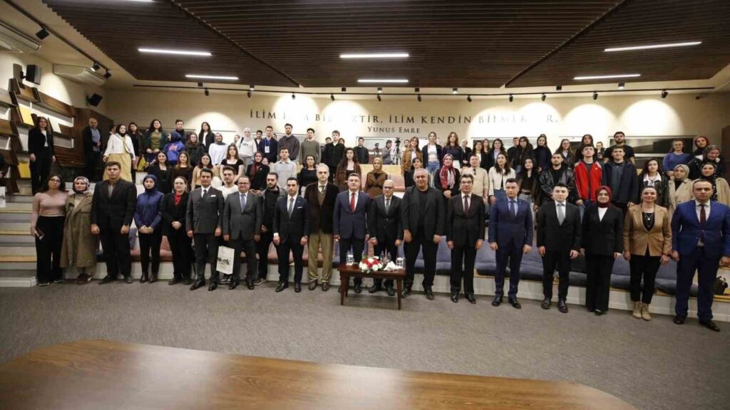 universite-ogrencilerine-‘banka-hesabini-kiralama,-suca-ortak-olma’-paneli