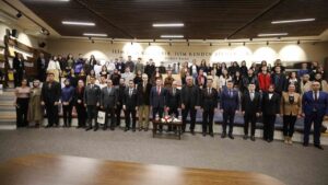 universite-ogrencilerine-‘banka-hesabini-kiralama,-suca-ortak-olma’-paneli