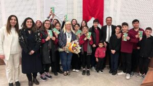 kirikkale’de-ogrenciler-yazar-mavisel-yener-ile-bulustu