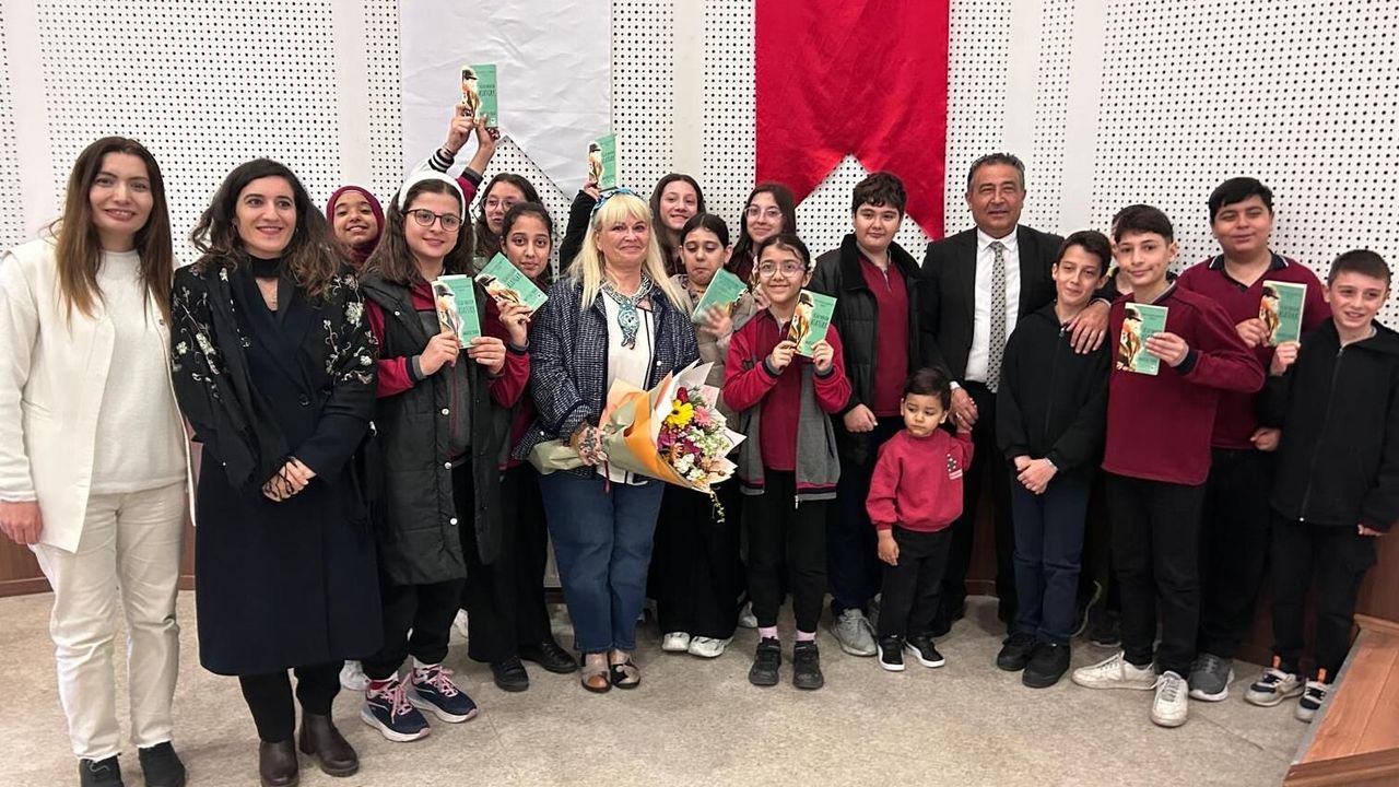 kirikkale’de-ogrenciler-yazar-mavisel-yener-ile-bulustu