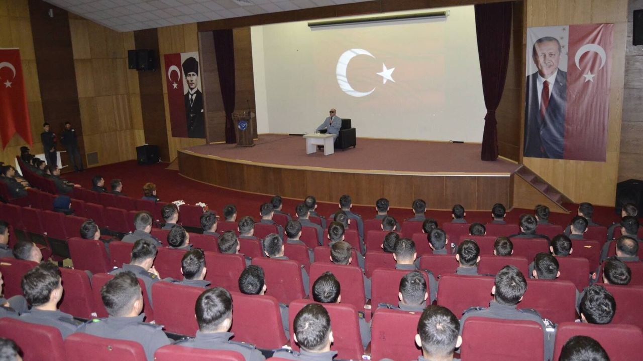 kirikkale’de-polis-adaylarina-anlamli-konferans