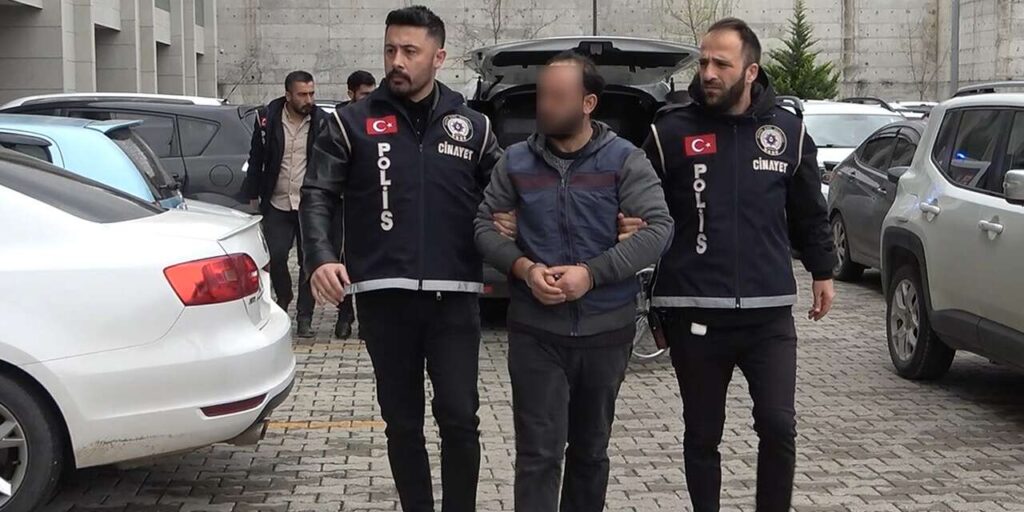 kirikkale’de-sosyal-medya-fotografi-icin-ablalarini-bicakladilar!