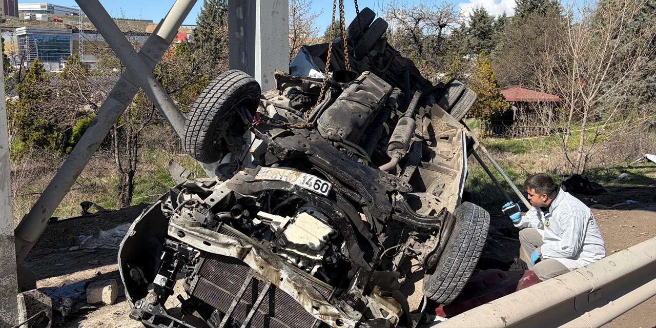 ozel-halk-otobusu-direge-carpti:-5-olu!