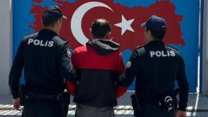 Maddeyi Peçeteye Emdirip Piyasaya Sürmüş