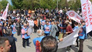 Kayseri’de 1 Mayıs halaylarla kutlandı
