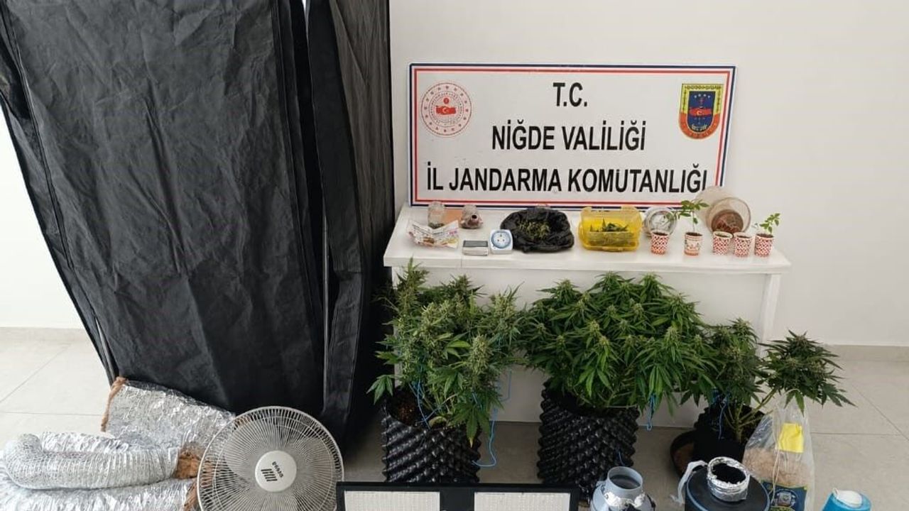 iklimlendirme-sistemiyle-yasa-disi-ekim-yapan-4-supheli-gozaltina-alindi