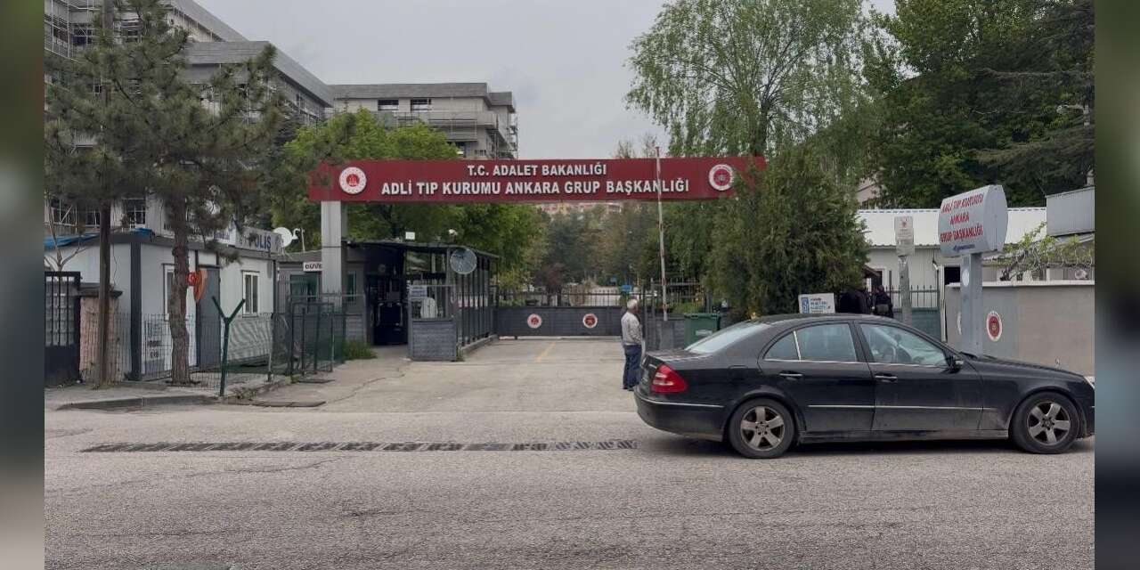 ankara’da-kamyonun-altinda-kalan-2-iscinin-cenazeleri-adli-tibba-getirildi