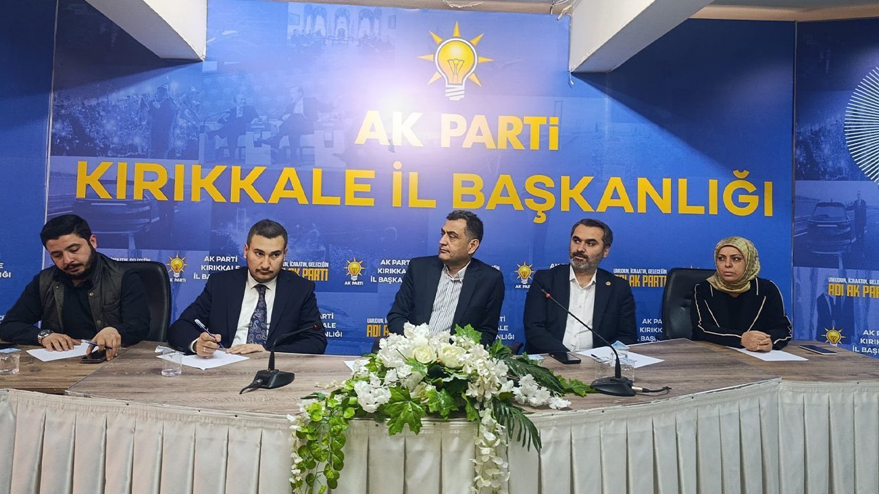 ak-parti-sahaya-hazirlaniyor