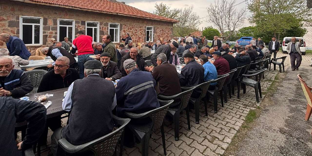 murat-abali-ve-mhp-teskilati-alcili-koyu’nde-gonullere-dokundu