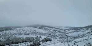 Yozgat’ta bahar ortasında kış manzarası