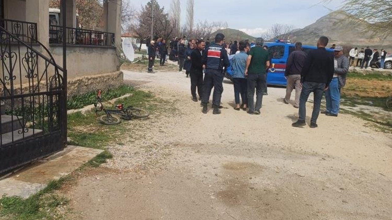 4-cocuk-annesi-esini-oldurup-canina-kiydi
