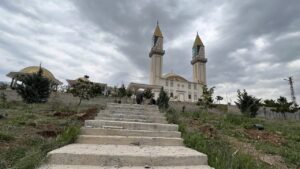 Külliyede 300 Fidan Toprakla Buluştu
