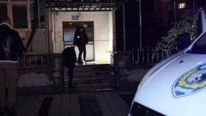Babasını Bıçakladı, Arkasına Bile Bakmadan Kaçtı