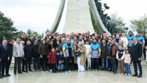 Cumhurbaşkanı Erdoğan, Doğu-Batı Dostluk ve İpek Yolu Rallisi’ne katılan grubu uğurladı