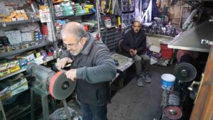 Bıçak bileme mesaisi başladı