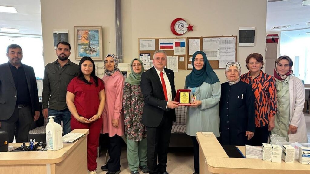 kirikkale’de-“yilin-hekimi”ne-anlamli-ziyaret