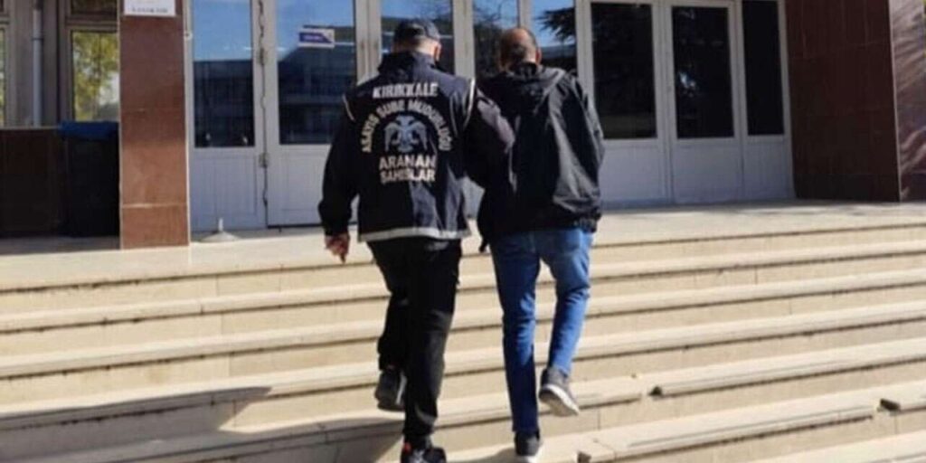 trafik-guvenligini-tehlikeye-soktu,-polislere-yakalandi!