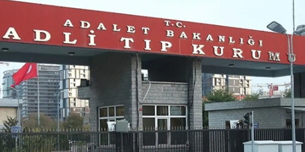 kavgada-oldurulmustu:-kavgada-kullanilan-bicaklar-adli-tip-kurumu’nda-incelenecek