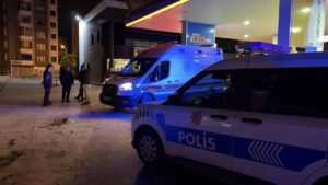 Akaryakıt İstasyonunda Bıçaklı Kavga: 1 Ölü, 2 Yaralı