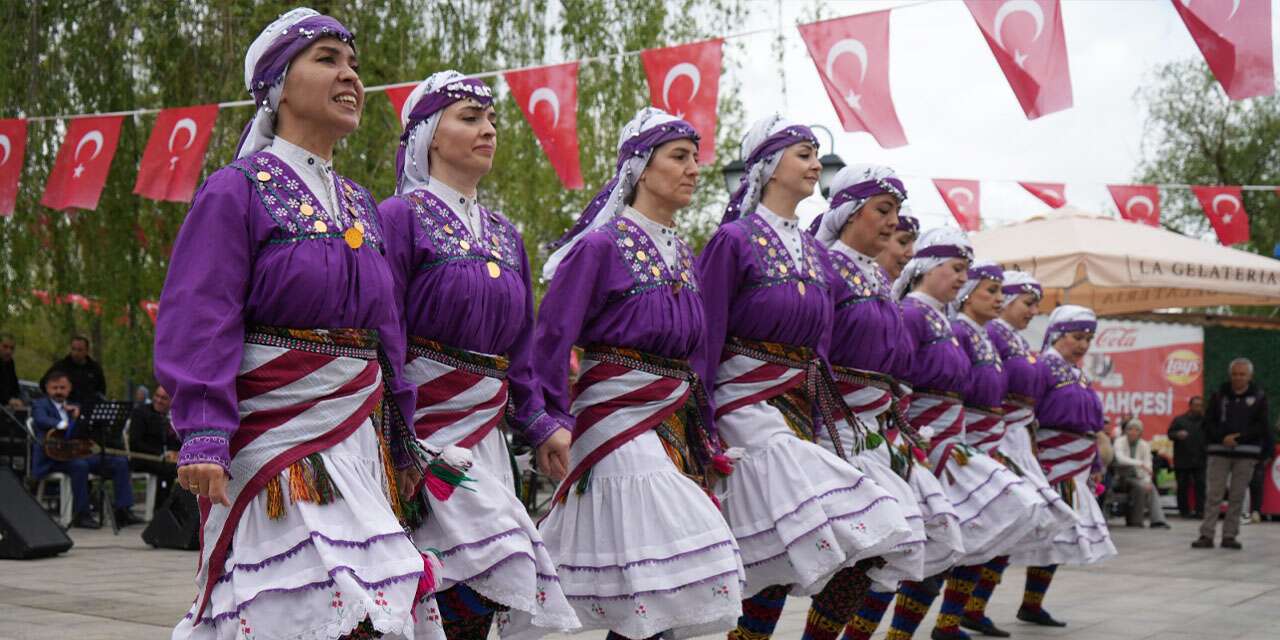 millet-bahcesi’nde-hidirellez-coskuyla-kutlandi