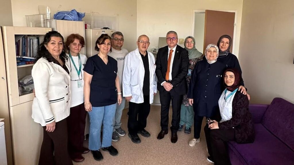 saglik-sen’den-uzm-dr.-adem-yurumez’e-vefa-ziyareti