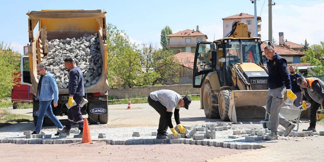 toz-ve-camur-donemi-bitiyor!-kirikkale-belediyesi-mahalleleri-yeniliyor