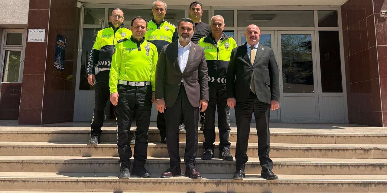 kaplan-ve-ceylan’dan-trafik-polislerine-ziyaret