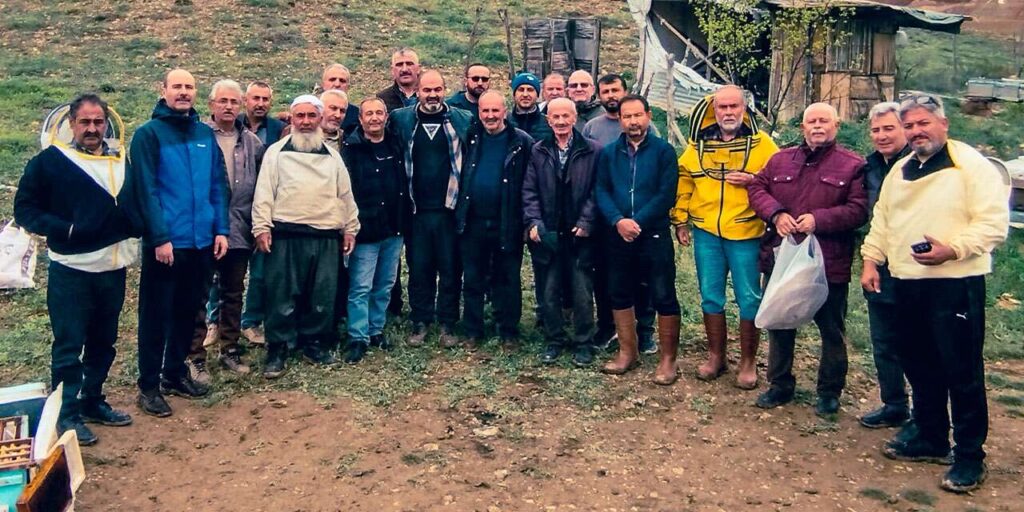 uygulamali-ana-ari-yetistiriciligi-egitimi-verildi