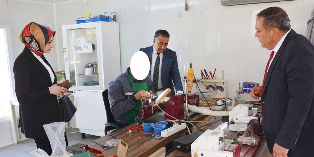 kirikkale’de-sosyal-uyumun-merkezi:-rahmi-guney-huzur-koy’u-ziyaret-etti
