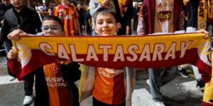 Şampiyonluk Kırıkkale’yi ayağa kaldırdı: Meşaleler geceyi gündüze çevirdi!