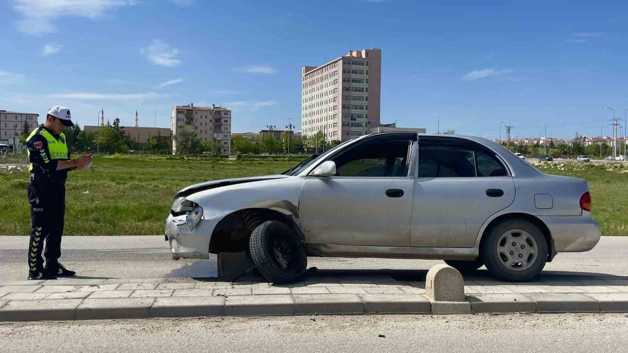 karaman’da-otomobil-refuje-cikti:-1-yarali