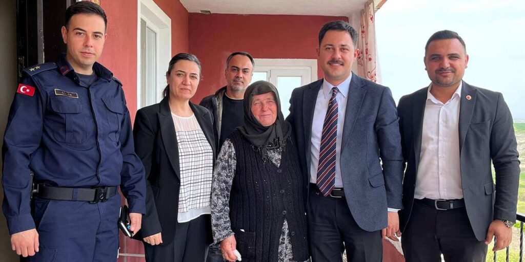 delice’de-sehit-annesine-anlamli-ziyaret