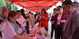Bilim ve sanat buluştu, öğrenciler herkesi büyüledi