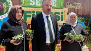 3 bin 500 vatandaşa ata tohumu fideler dağıtıldı