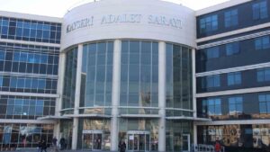 Takip ettiği genci bıçaklayan sanık beraatini istedi
