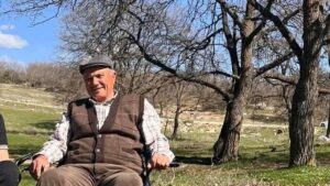 Hayvanlarını otlatırken üstüne yıldırım düşen adam hayatını kaybetti