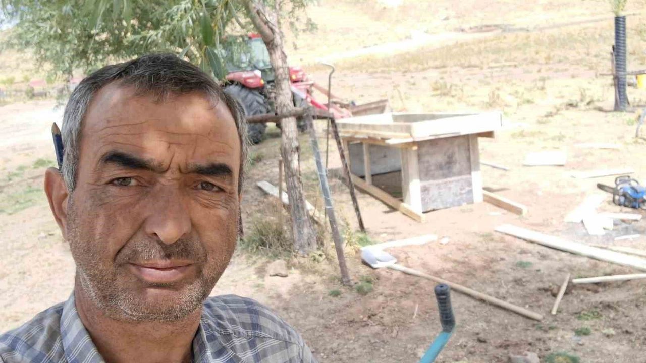 traktor-ile-tarim-aleti-arasinda-sikisan-sahis-oldu