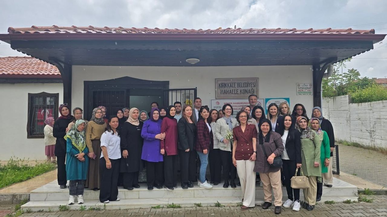 chp-heyeti-emekci-kadinlarla-bulustu