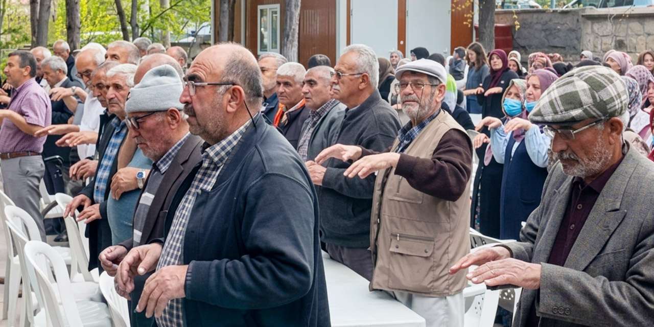 kirikkale-topraklarinda-tarihi-an:-tam-5-yil-sonra-ilk-kez-sukur-sofrasi-kuruldu