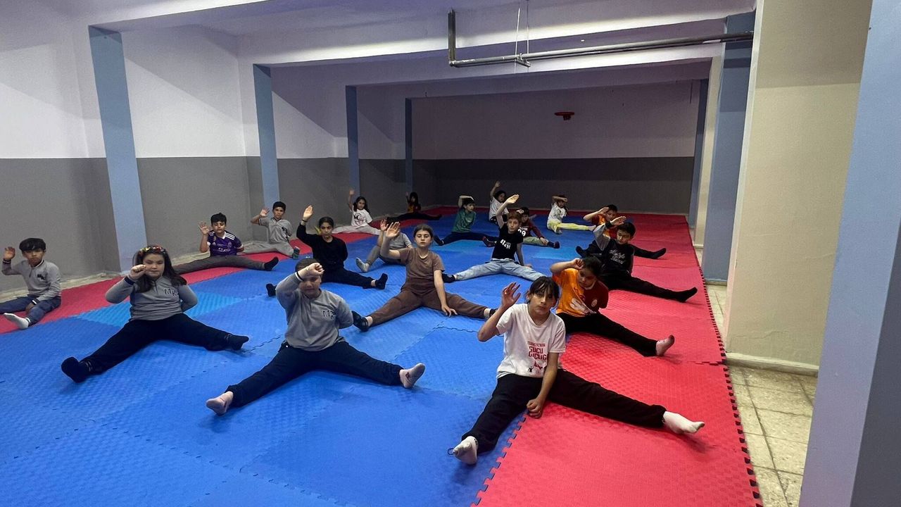 taekwondo-heyecani-okullara-tasindi